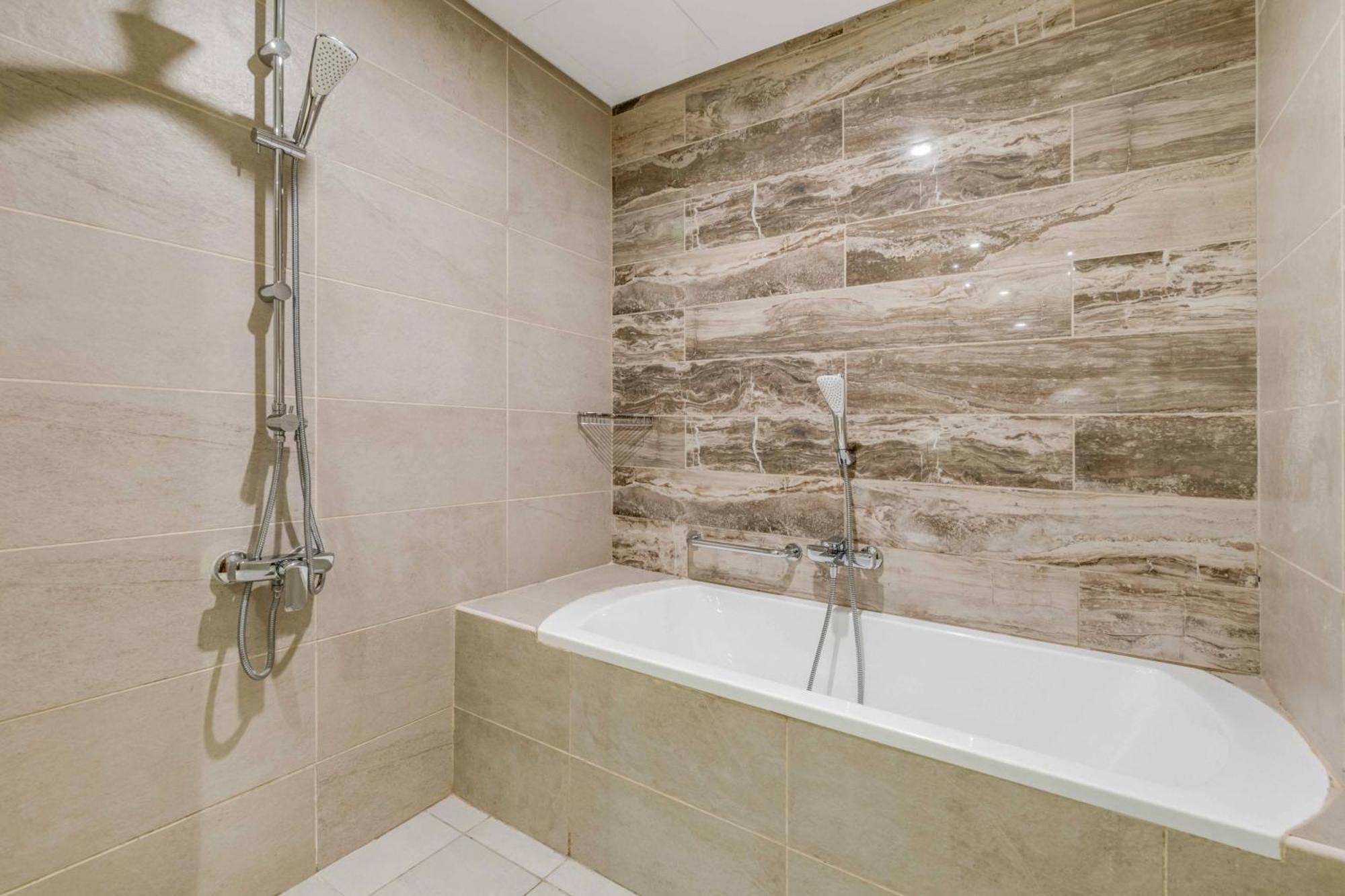 Luxury Azizi Mina Beachfront Apartments Dubai Buitenkant foto