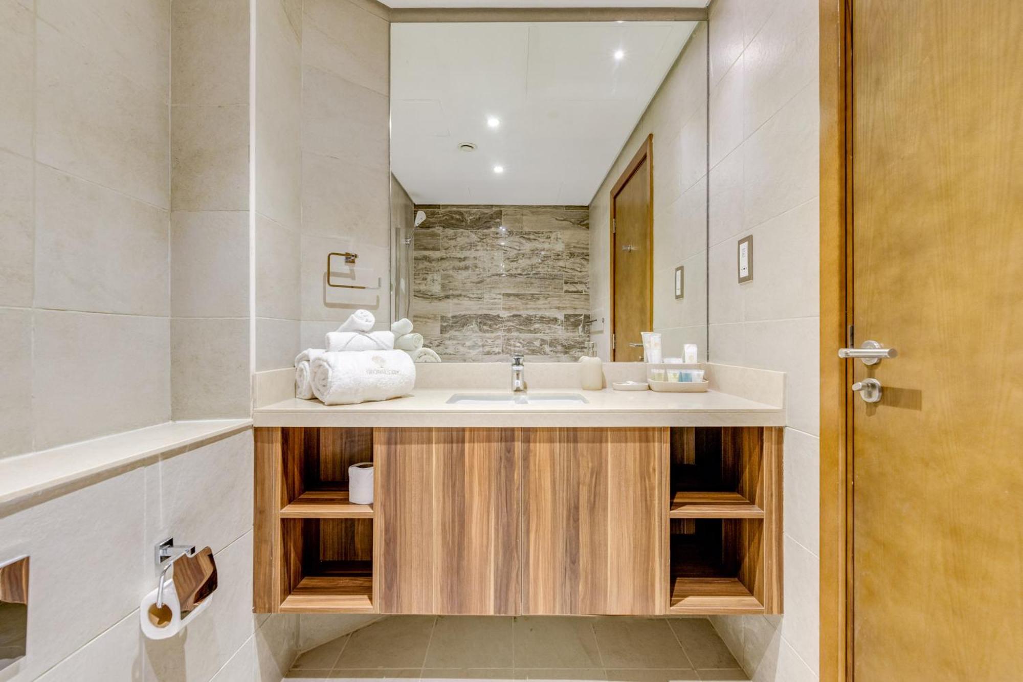 Luxury Azizi Mina Beachfront Apartments Dubai Buitenkant foto
